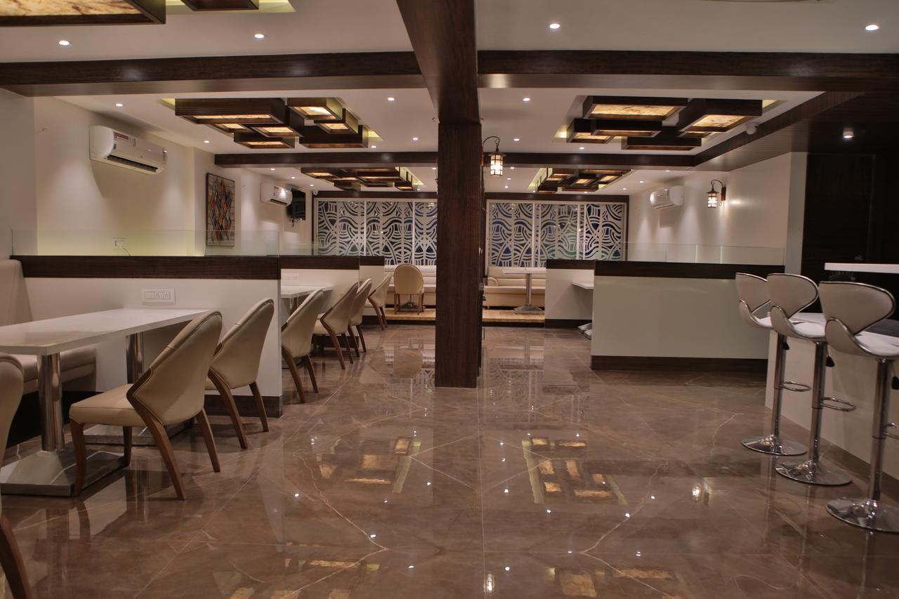 Hotel K P Pride Jalgaon Bagian luar foto