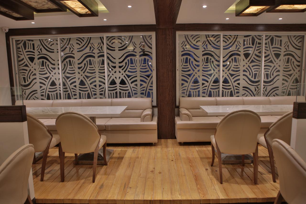 Hotel K P Pride Jalgaon Bagian luar foto